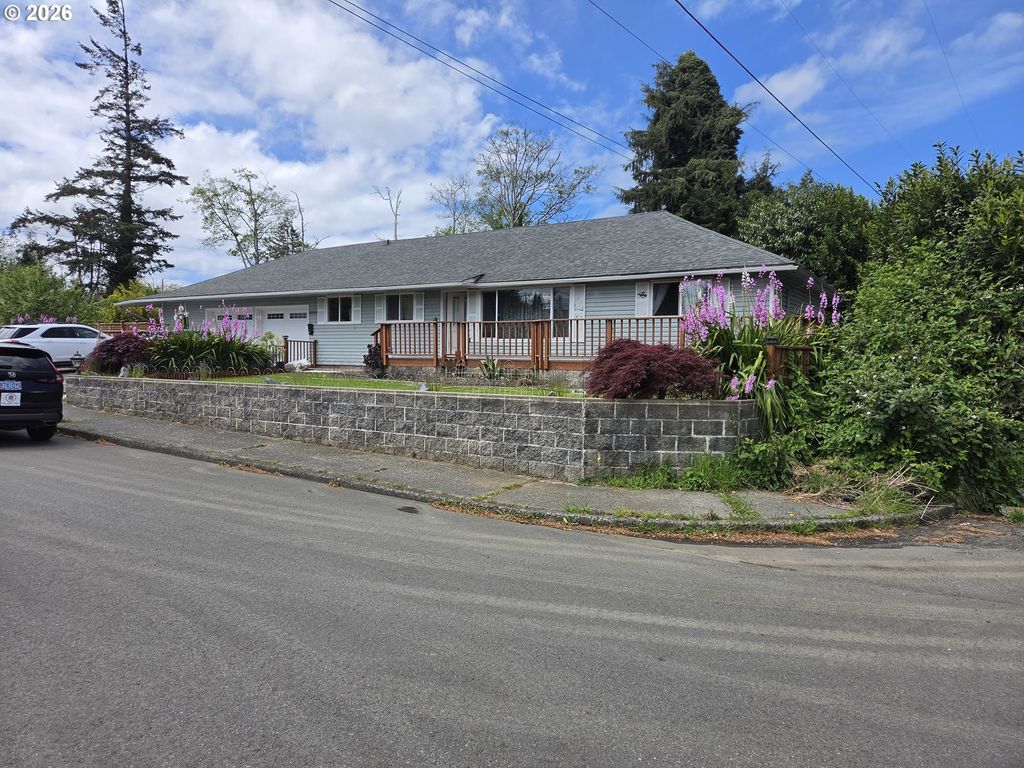 3330 Chester St, North Bend