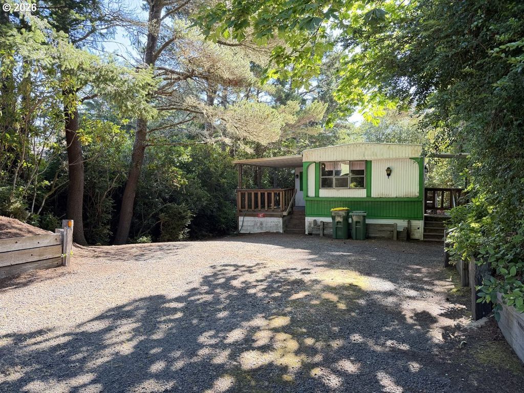 1600 Rhododendron Dr 196, Florence