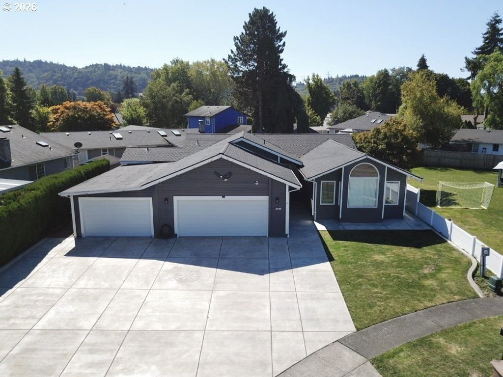 2419 Hickory Ave, Longview