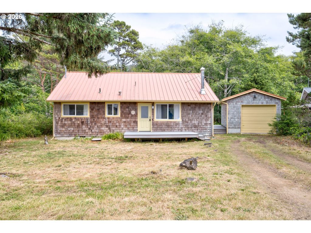 8845 Central Ct, Rockaway Beach