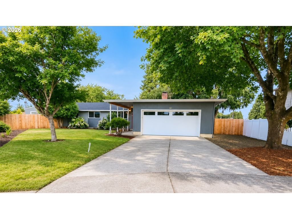 1100 Quince Dr, Junction City