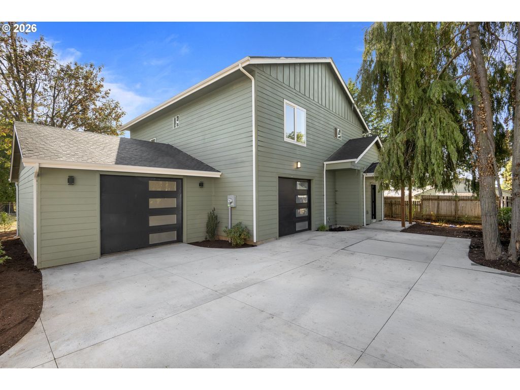 570 Holmes Ln, Oregon City