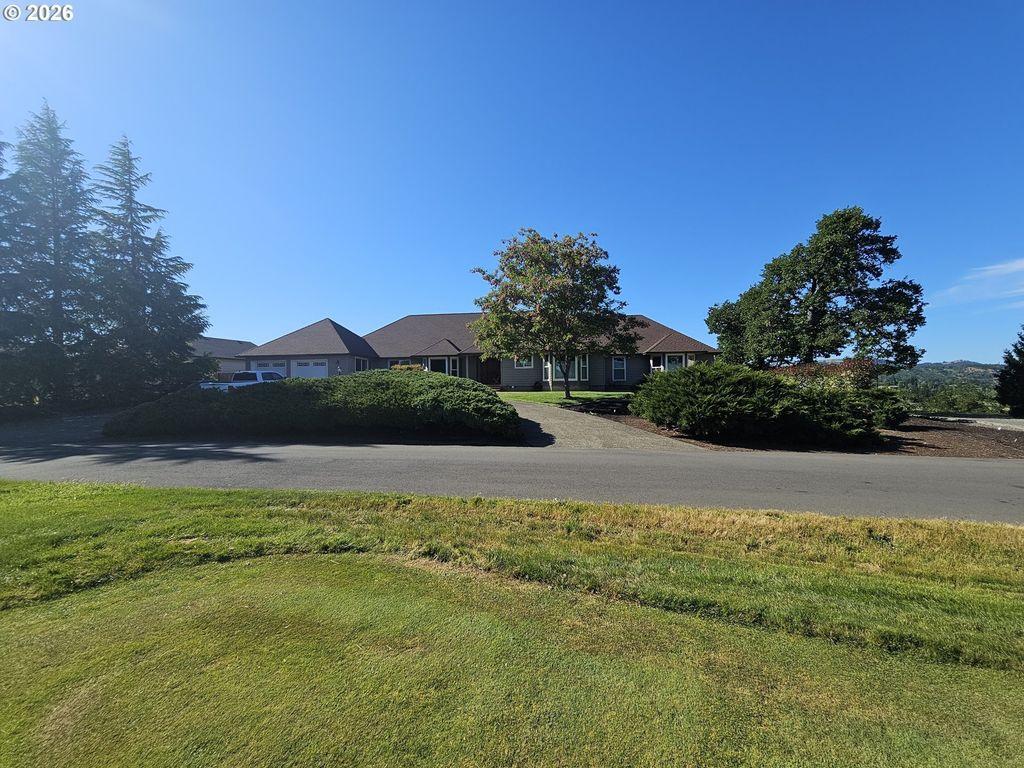 365 Birdie Ln, Roseburg