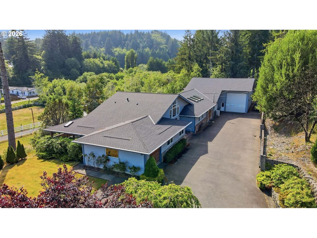 62874 Red Dyke Rd, Coos Bay