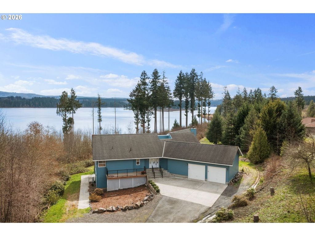 211 Basswood Dr, Silver Lake