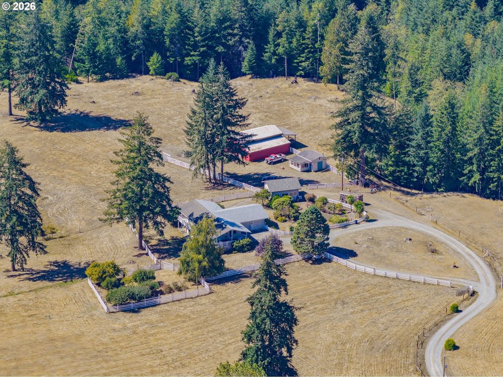 56972 Gladewood Rd, Coquille