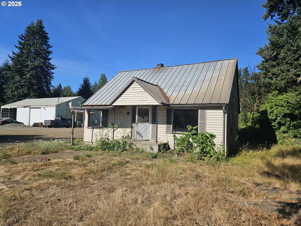 1921 N Mist Dr, Vernonia