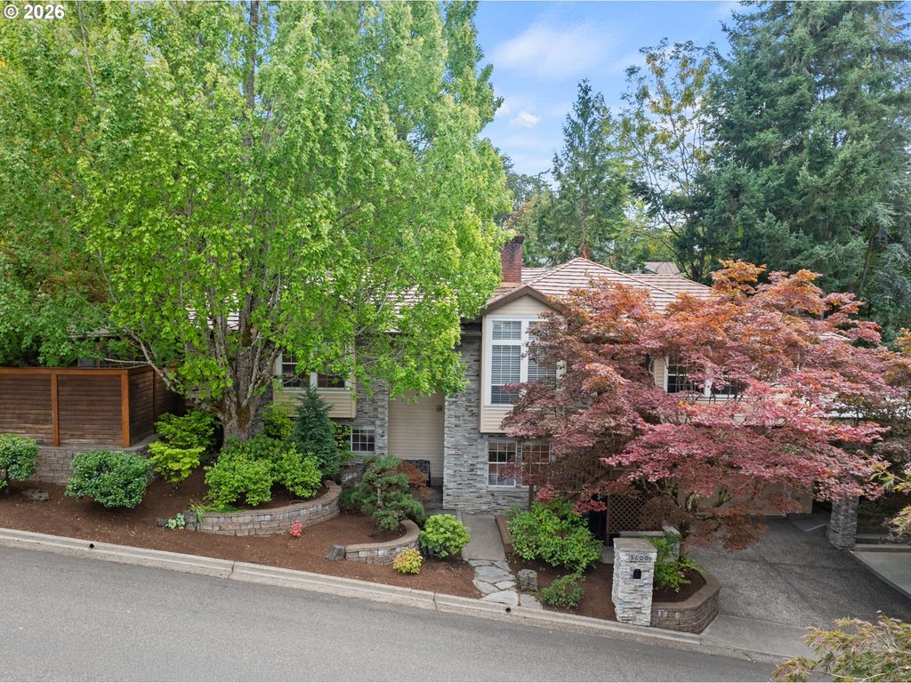 3600 Spring Ln, Lake Oswego