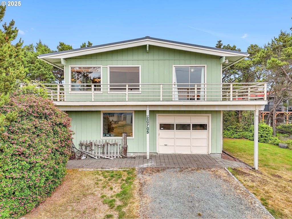 26765 Nedonna Ave, Rockaway Beach