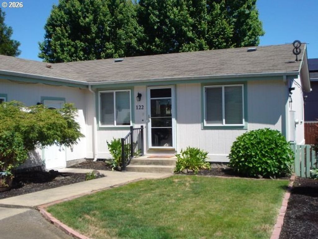 122 Kristi Lee Ln, Roseburg