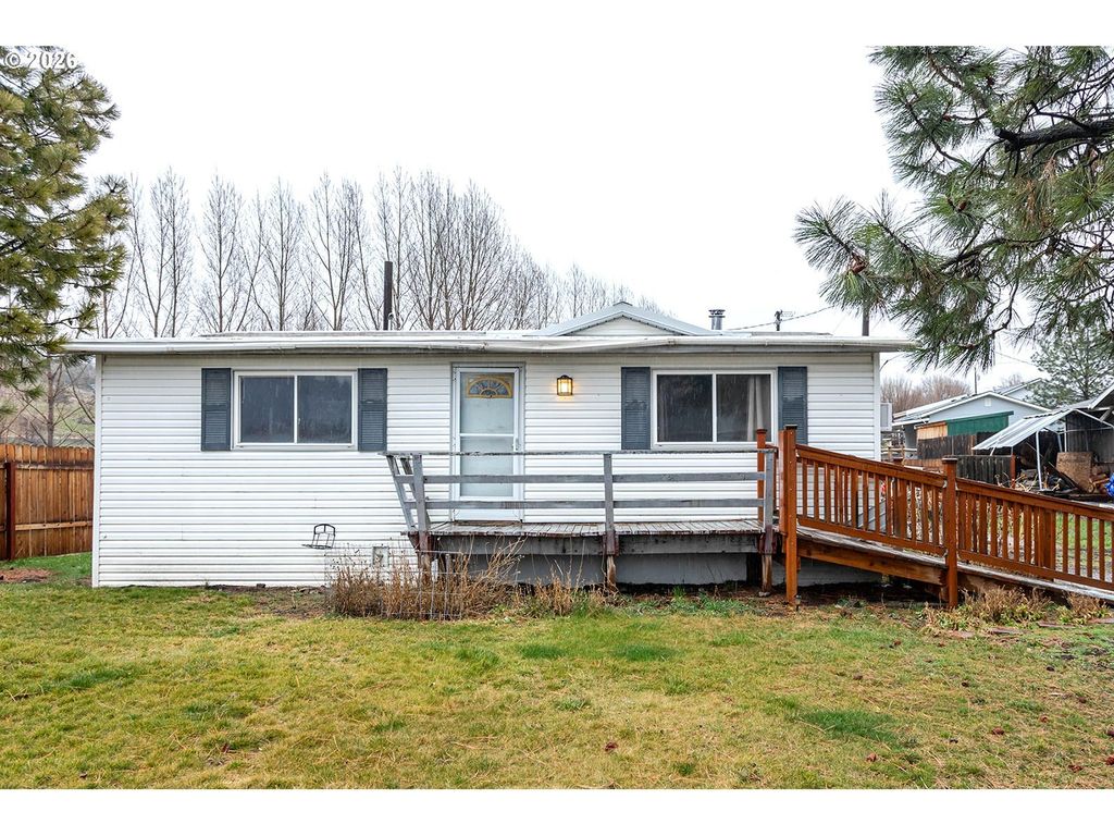 843 Nw Bridge St, John Day
