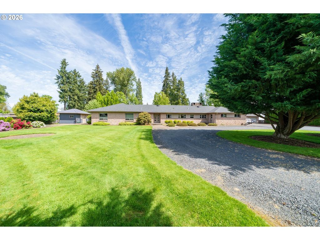 455 W High St, Stayton