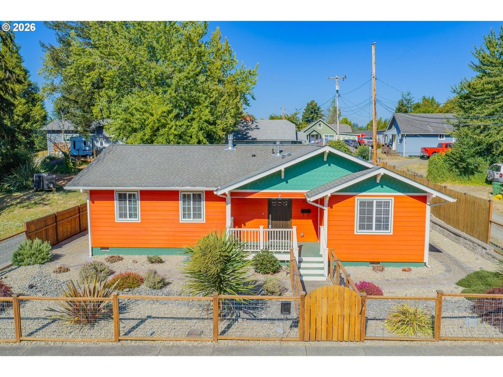869 N Collier St, Coquille