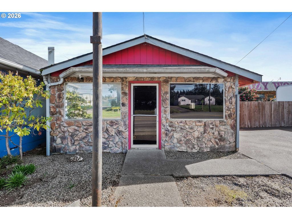 2245 Broadway Ave, North Bend