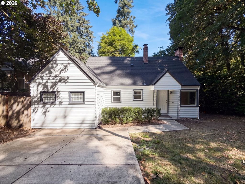 605 Ash St, Lake Oswego