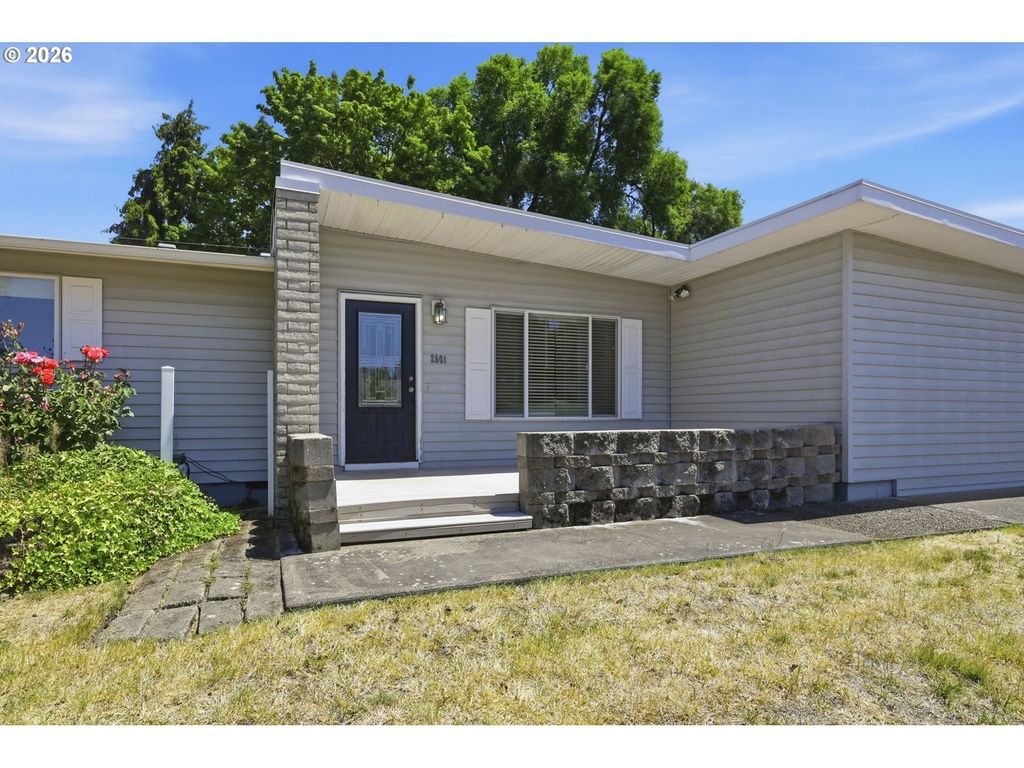 2501 Stratford St, Eugene