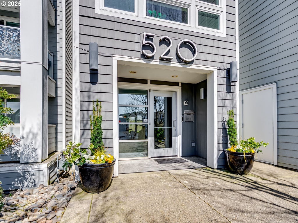 520 Se Columbia River Dr 120, Vancouver