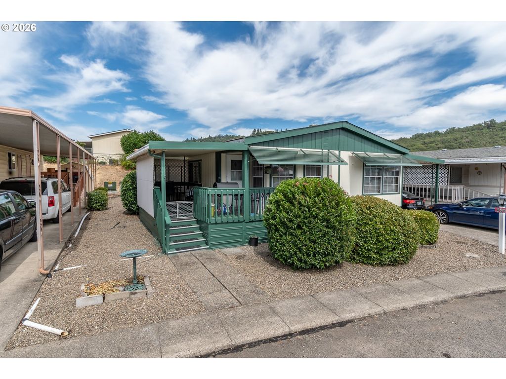 608 Shadow Ranch Ln, Roseburg