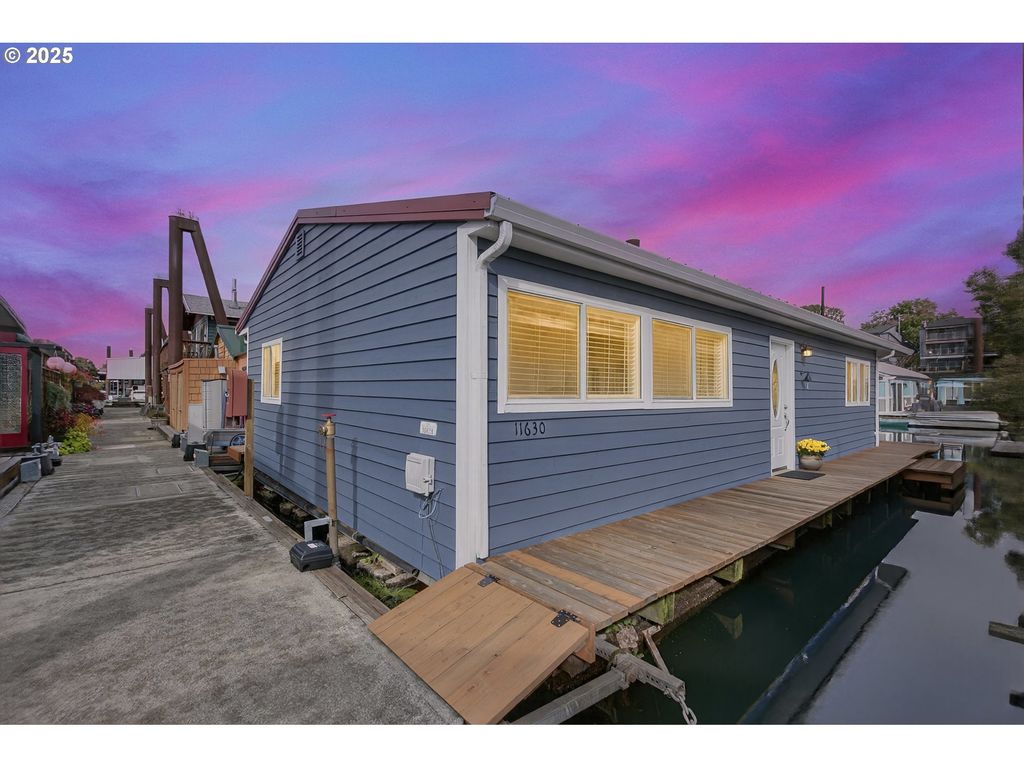 11630 N Island Cove Ln, Portland