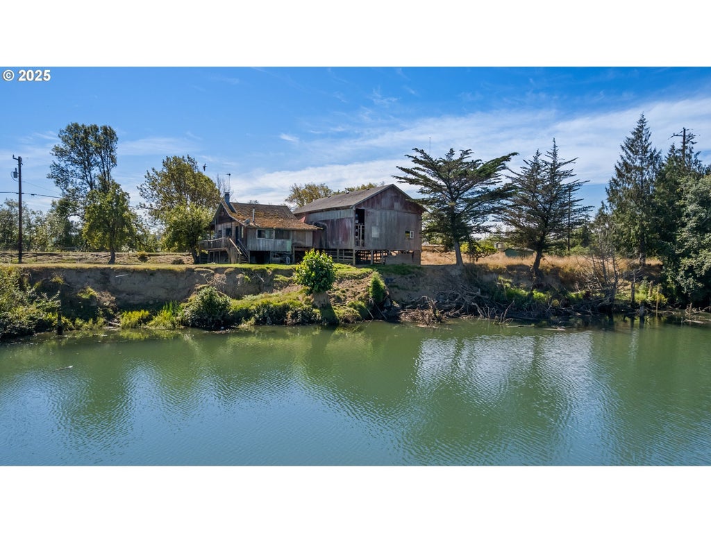 56941 Fishtrap Rd, Coquille
