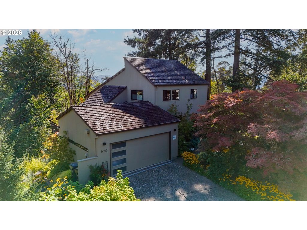 6640 Parkway Dr, Gladstone