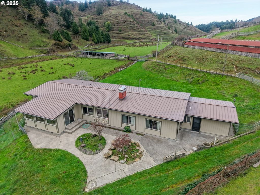 70033 Larsen Ranch Rd, North Bend