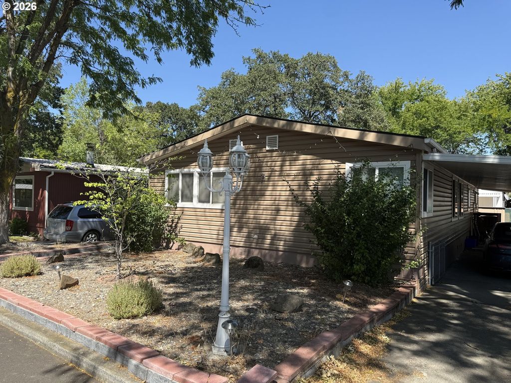 750 Division St 239, The Dalles