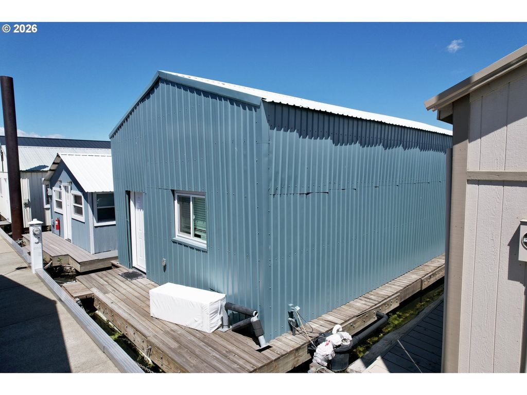 101 N Boat Basin Rd A-8, The Dalles