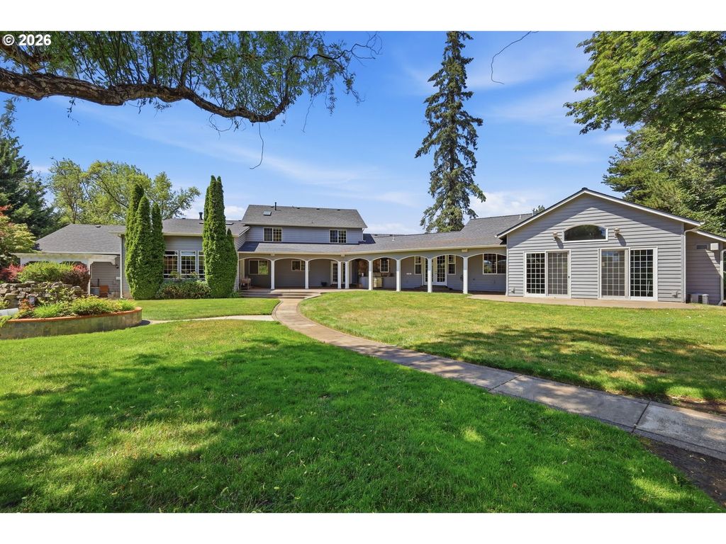 161 River Club Dr, Roseburg