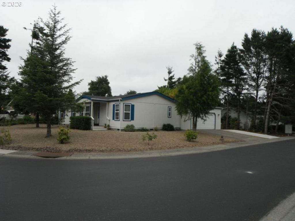 472 Sherwood Loop, Florence