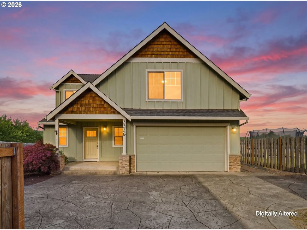 2528 N Crater Ln, Newberg
