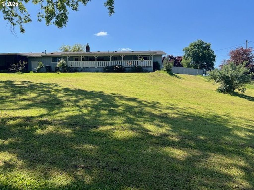 207 Ne Spencer Ct, Roseburg