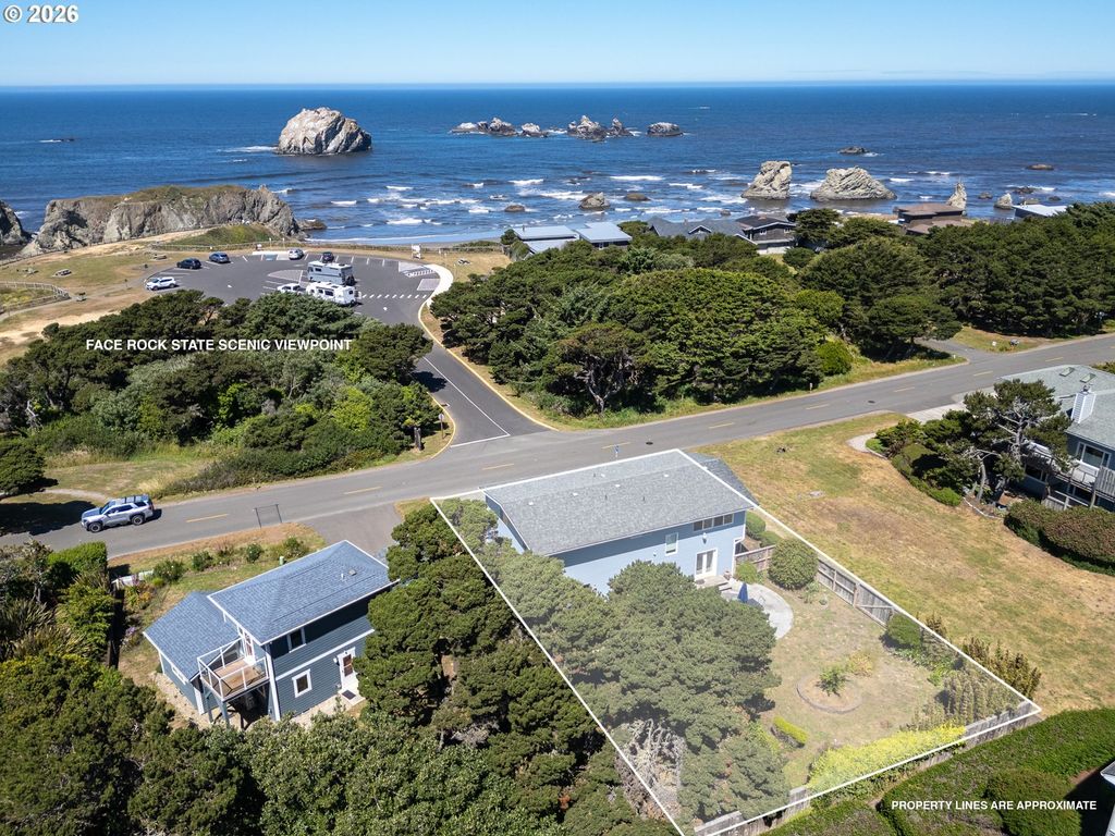2131 Beach Loop Drive, Bandon