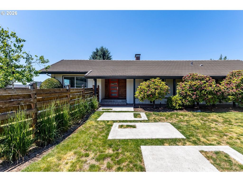 8013 Se Maple Ave, Vancouver