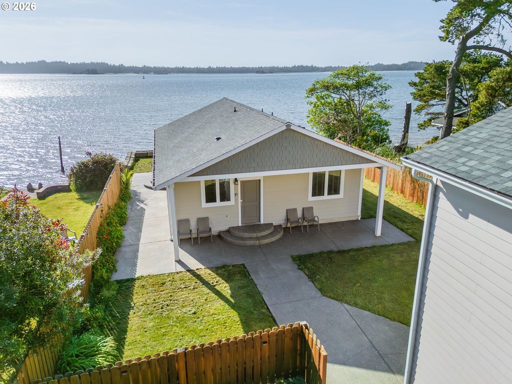 64776 Wygant Rd, Coos Bay