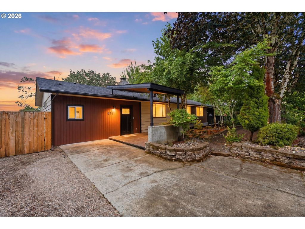 5711 W A St, West Linn
