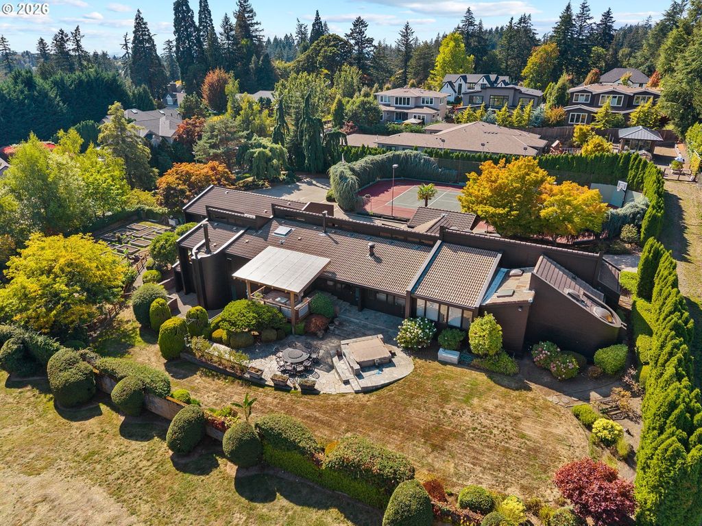 13237 Knaus Rd, Lake Oswego
