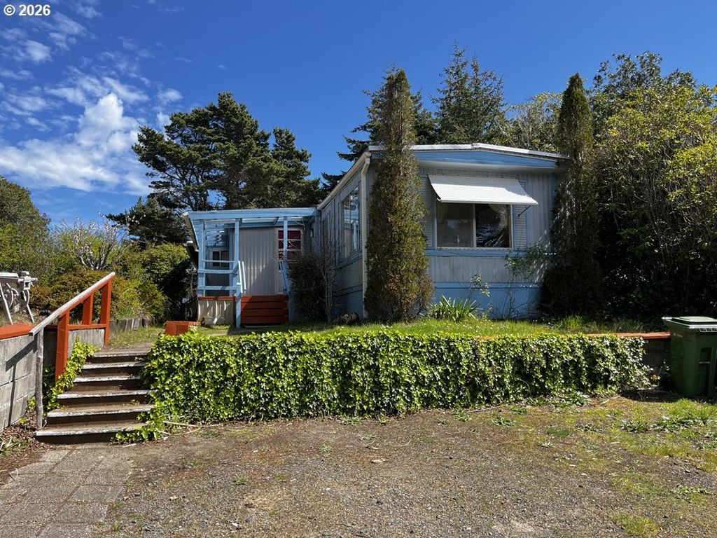 1600 Rhododendron Dr 21, Florence