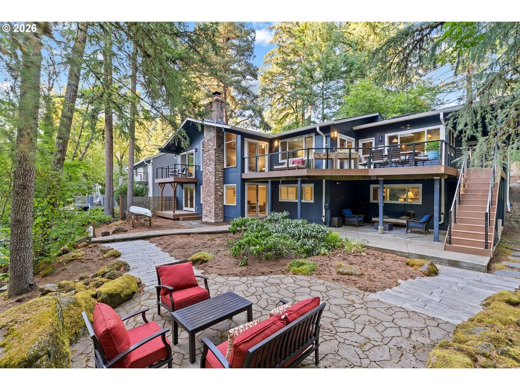 18148 Pioneer Ct, Lake Oswego