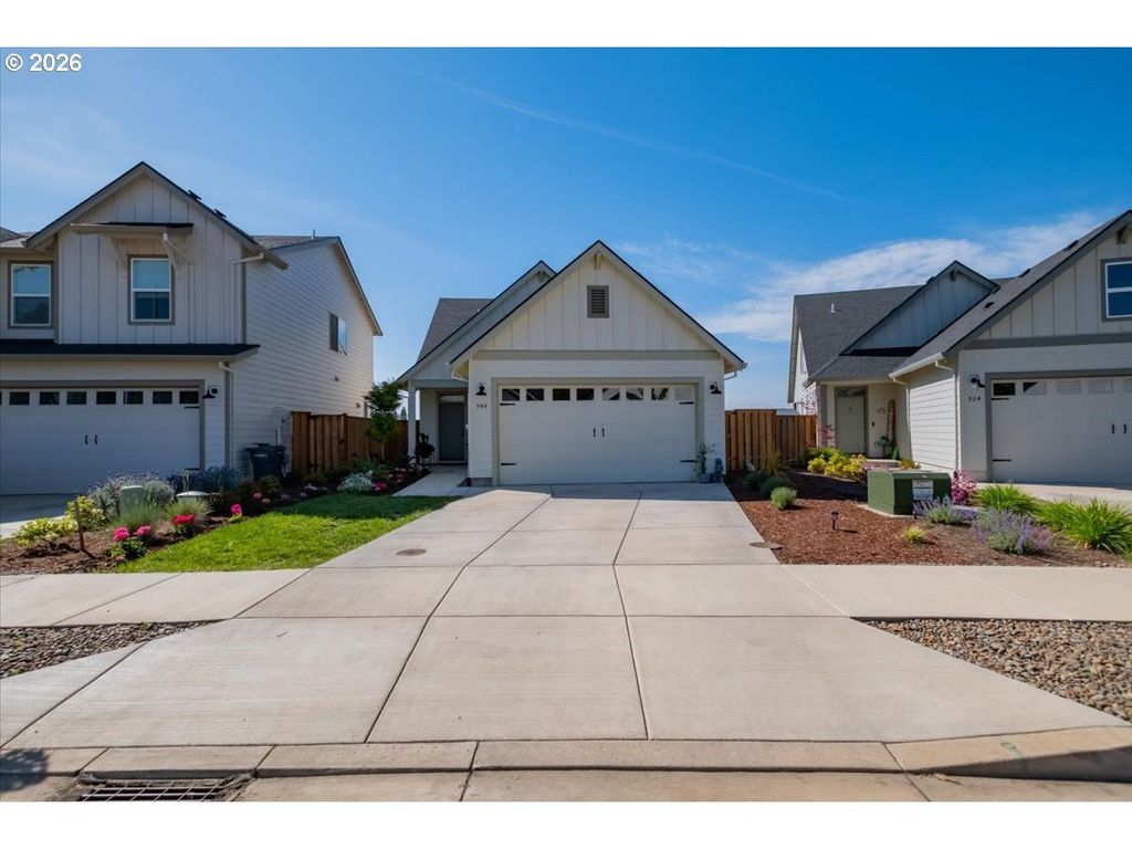 948 Laurel Pl, Silverton
