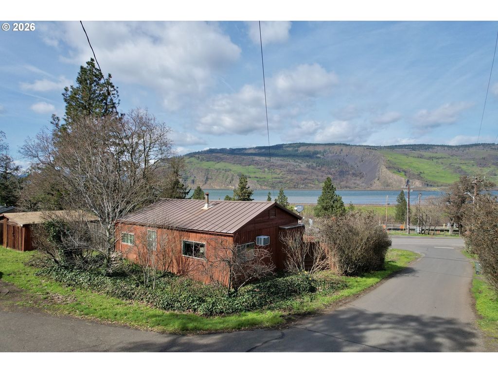 102 Idaho St, Mosier