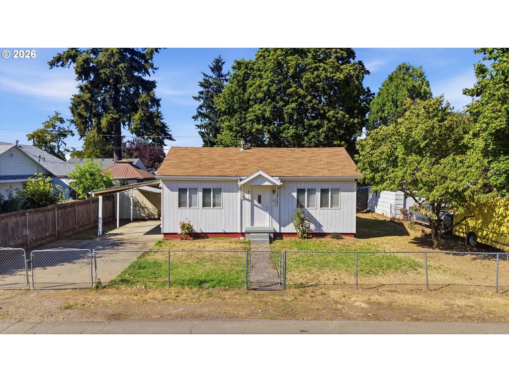 8233 Ne Going Pl, Portland