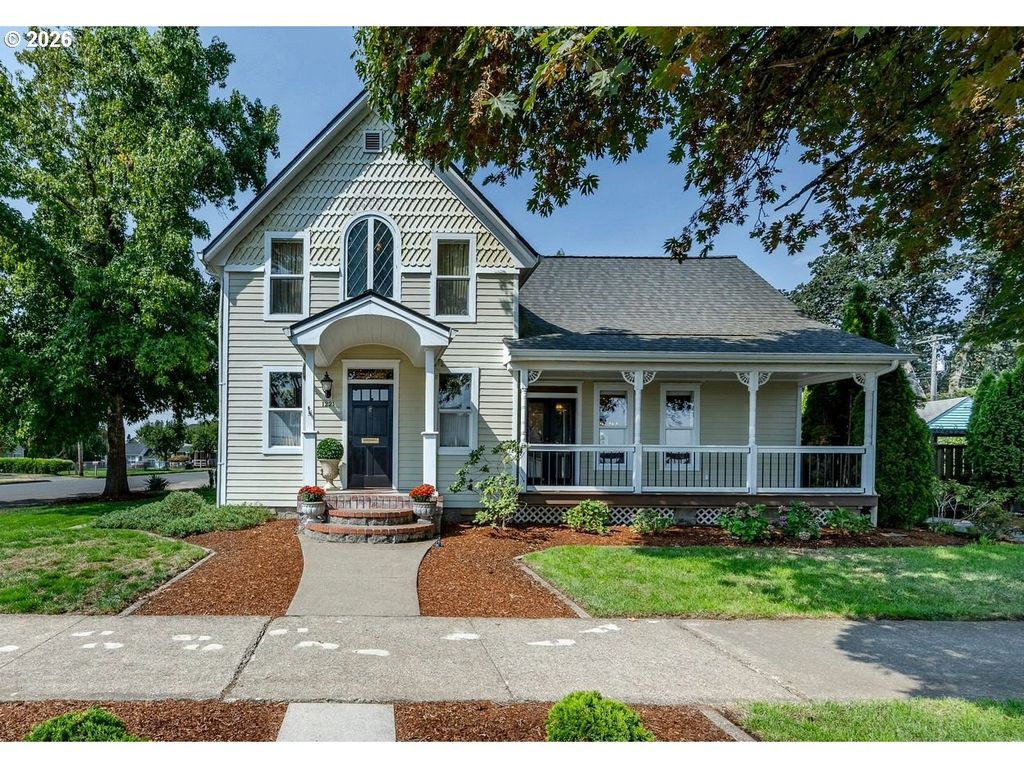 1221 Juniper St, Junction City