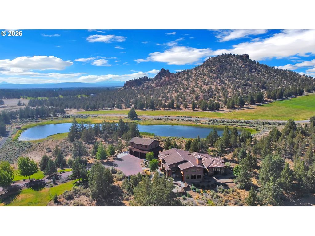 250 Ne Goodpasture Loop, Terrebonne