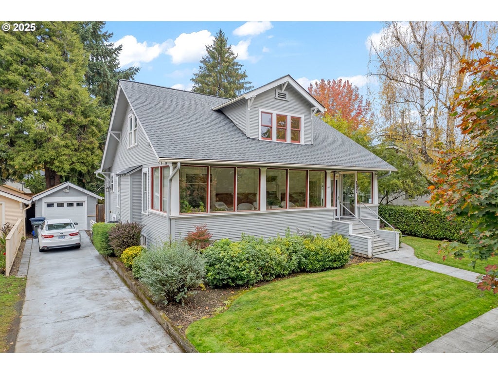 1027 W Broadway, Eugene