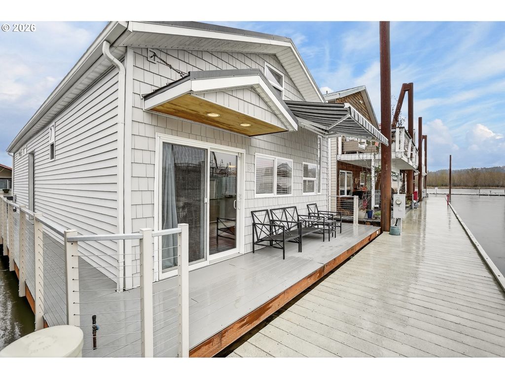 19609 Ne Marine Dr D5, Portland