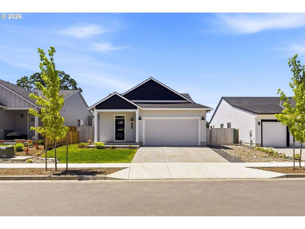 713 Tigerlily St, Silverton