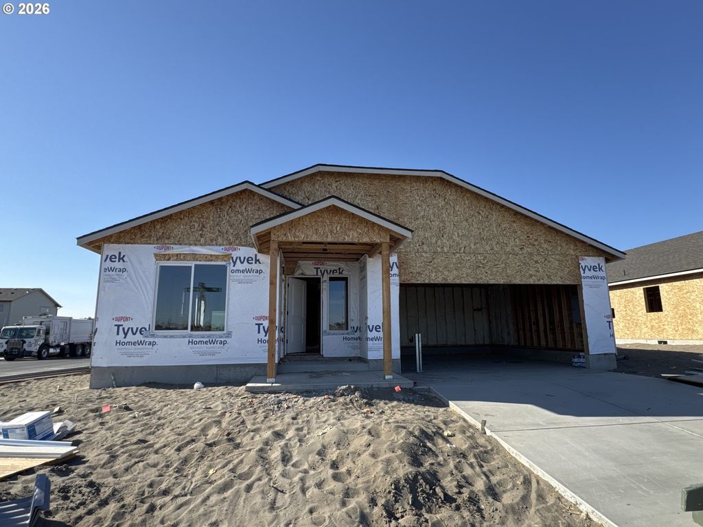 896 E Maple Brook Ave, Hermiston