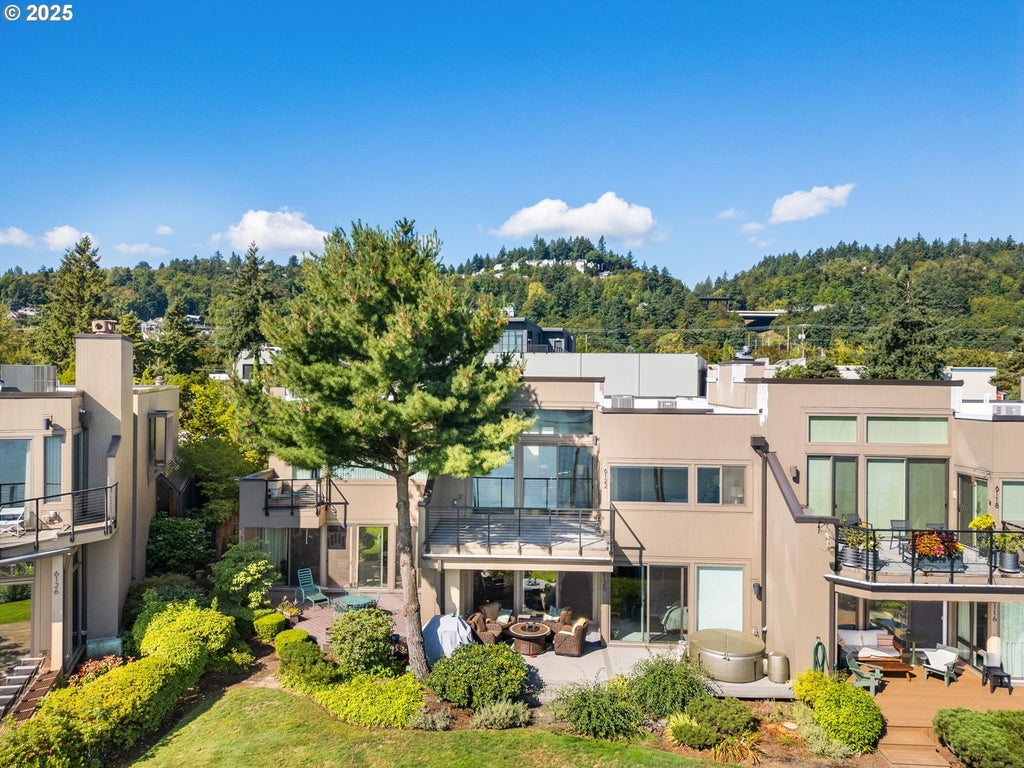 6122 S Riverpoint Ln 17, Portland