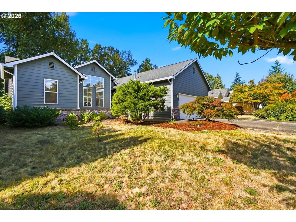 738 Ne Meadow Dr, Portland